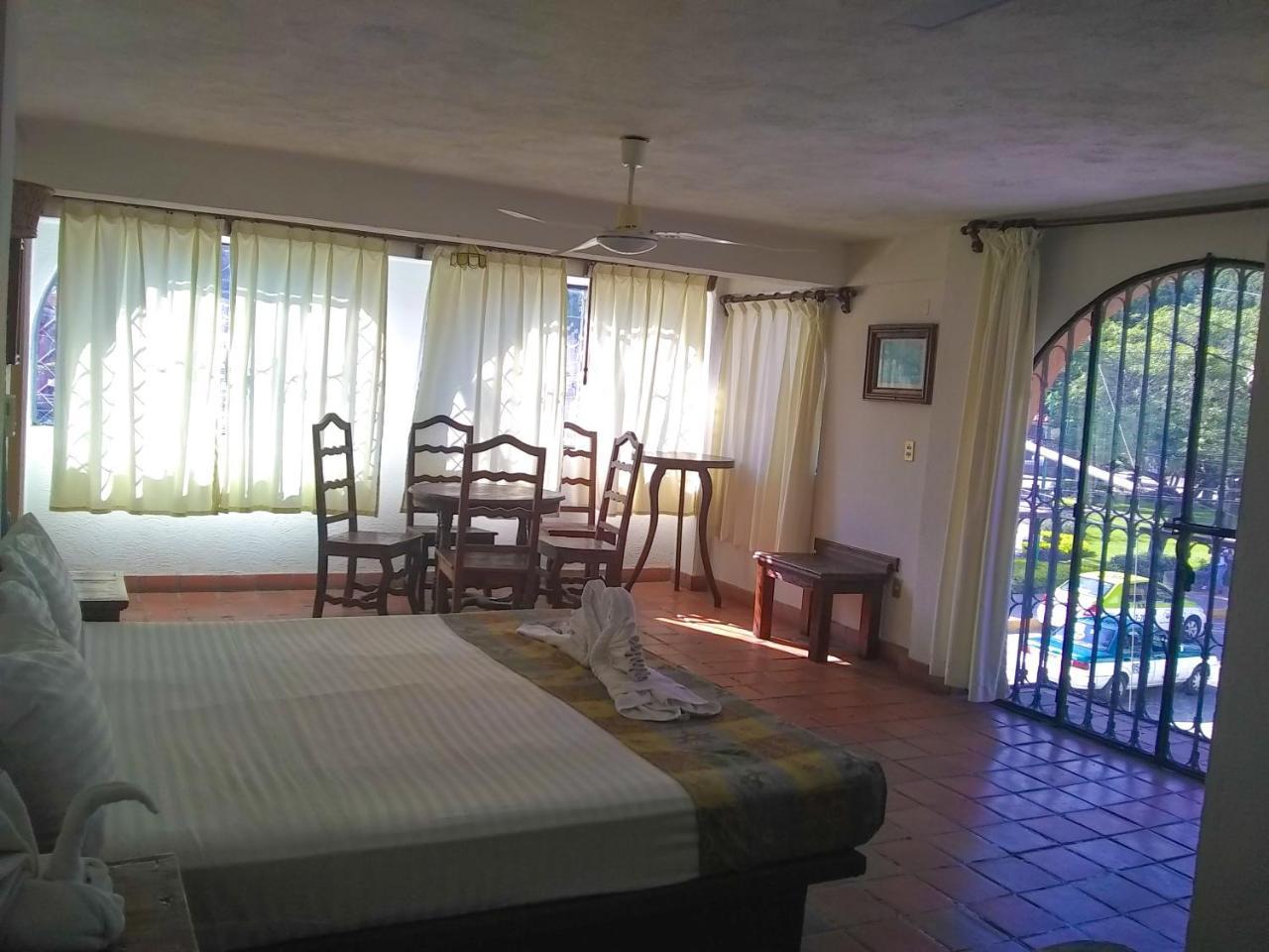ホテル Casa Shaguiba Crucecita  エクステリア 写真